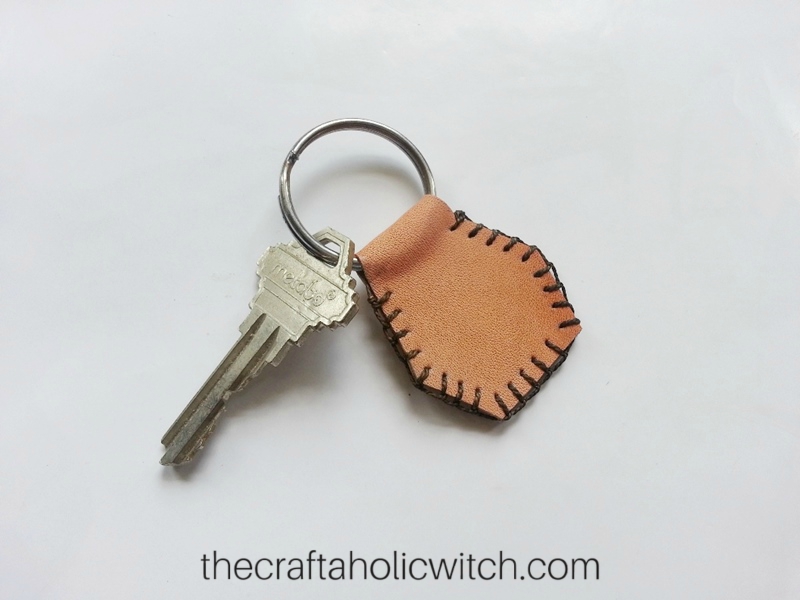 Create Simple Leather Key-fob 2 20151007 114956 - Create Simple Leather Key-fob