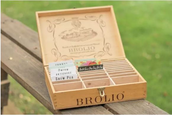 crate 12 - 12 Awesome Crate Recycling Projects