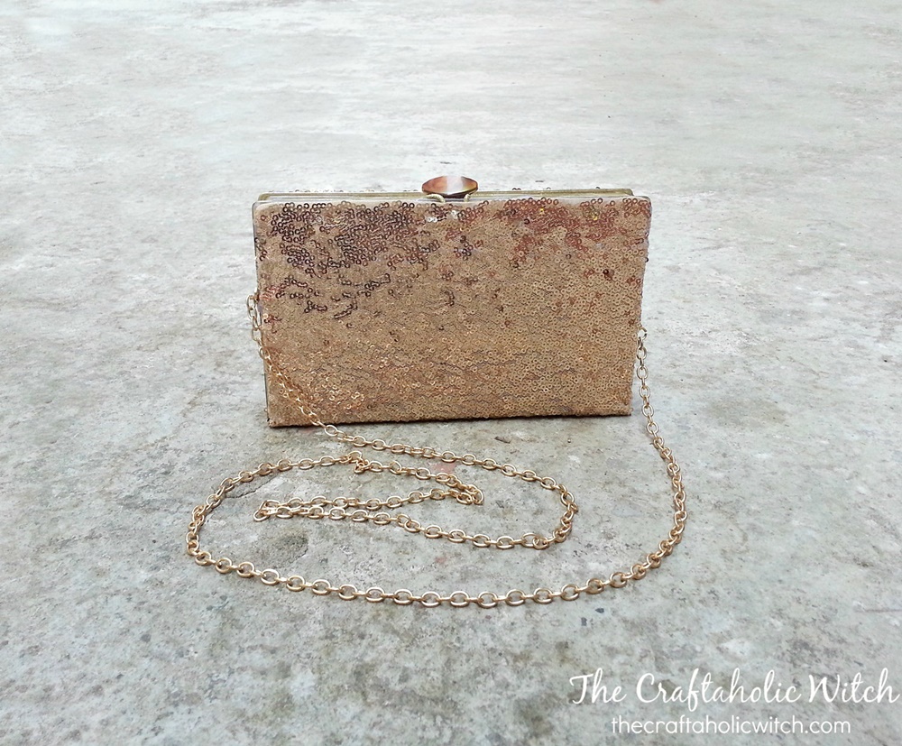 DIY Recycled Clutch Bag from a VHS Case