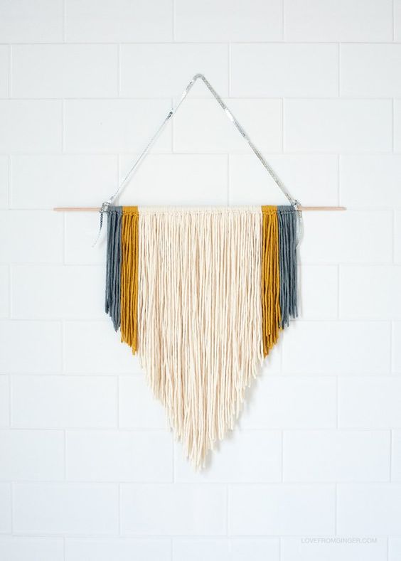 decoist - 12 Beautiful DIY Modern Yarn Hanging