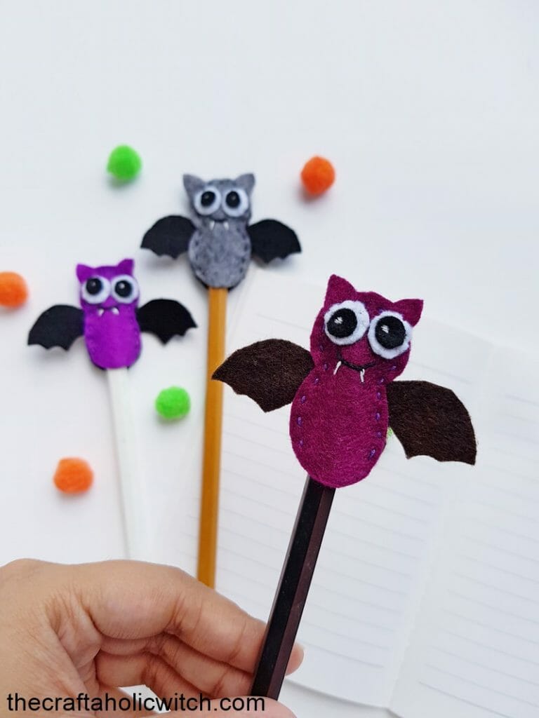 Felt Bat Pencil Toppers (Easy Halloween Sewing Tutorial)