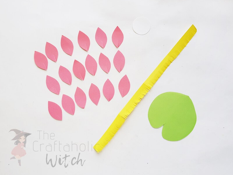 How to Make Pretty Paper Lilies (+ Free Printable Template) 5 LILY STEPS 1 - How to Make Pretty Paper Lilies (+ Free Printable Template)