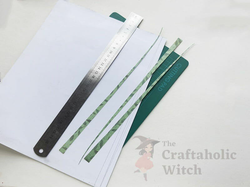 making round paper bead step 2