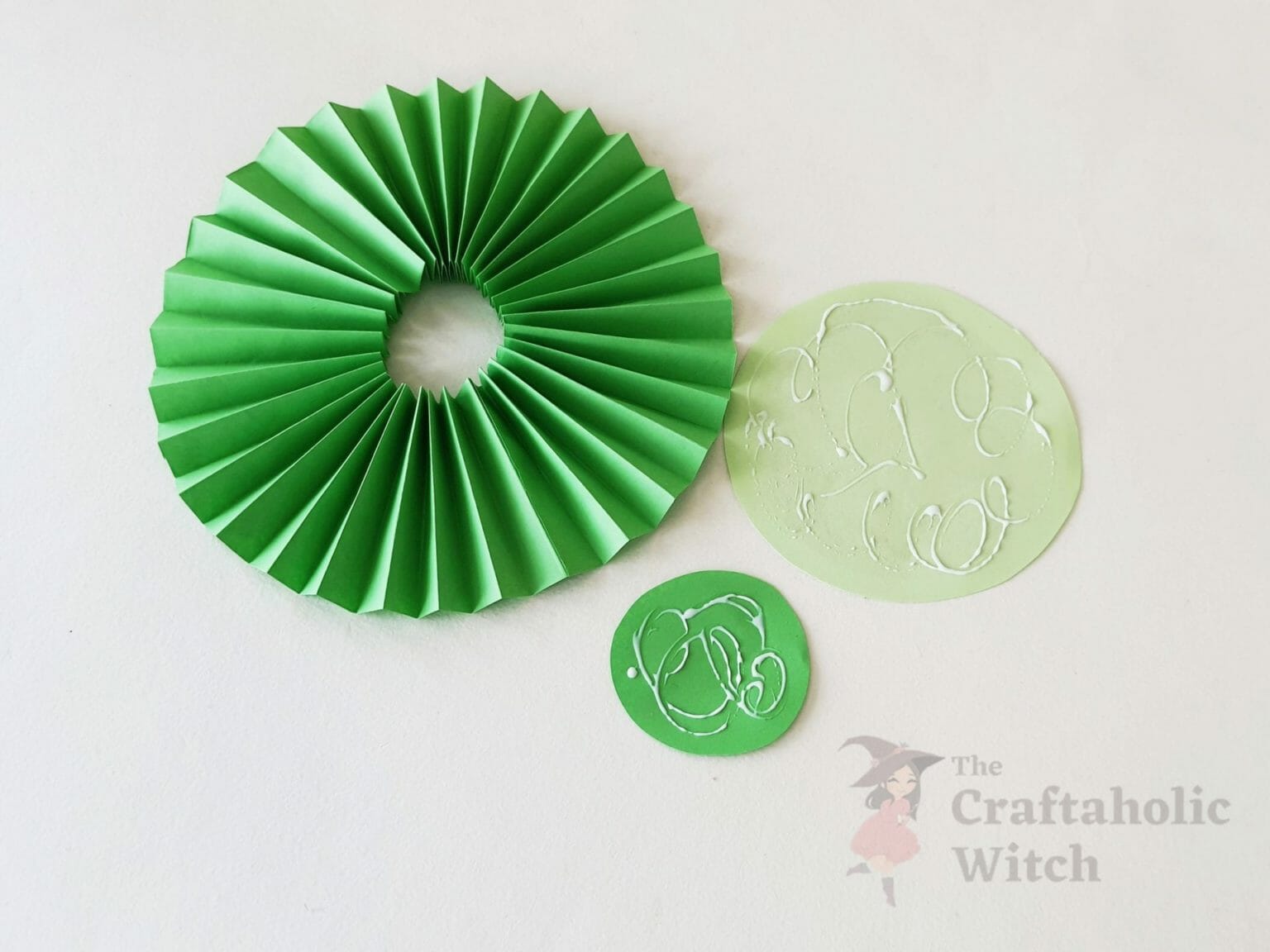 How to Make a Paper Fan (5 Free Templates) + Video Tutorial