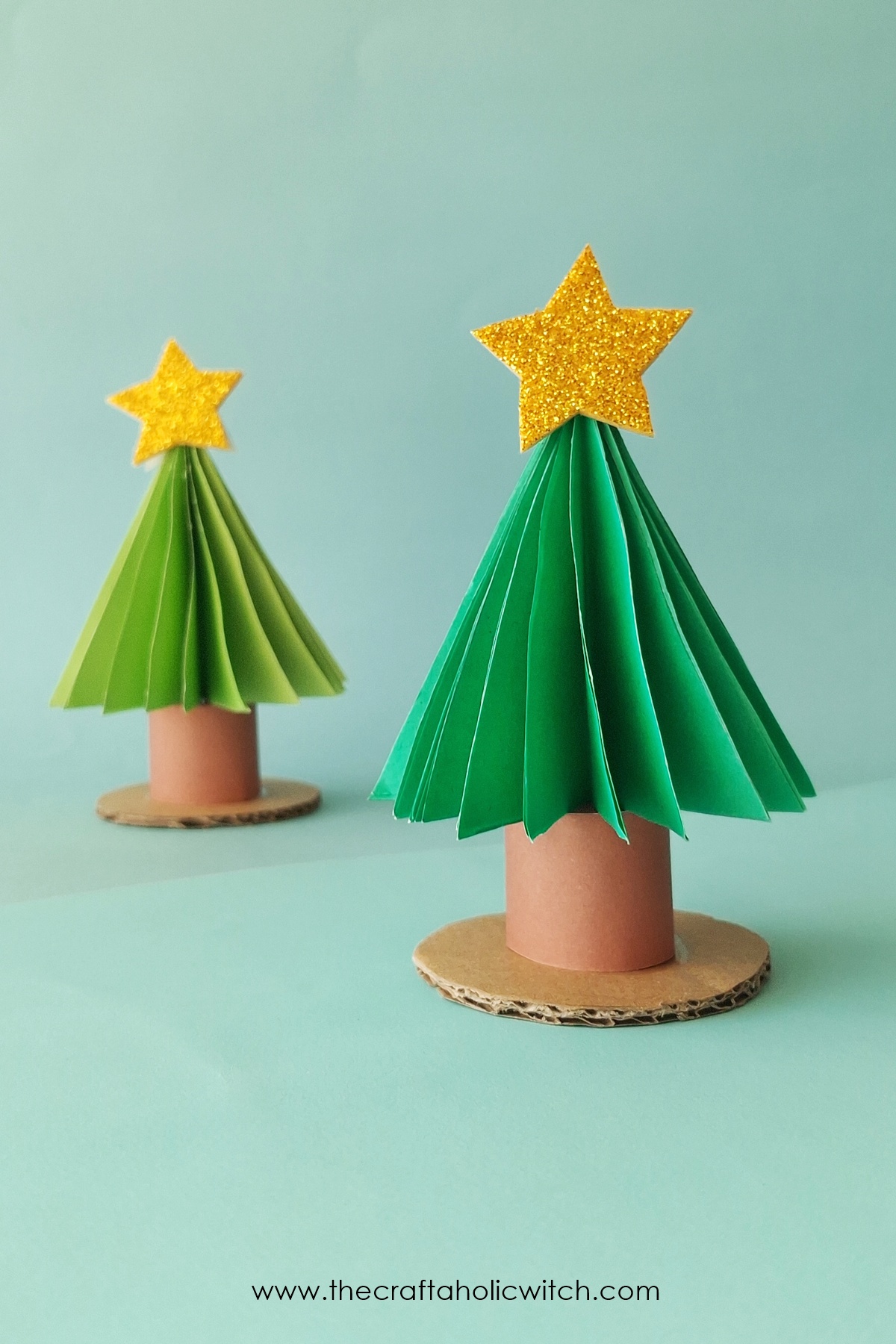 In this tutorial, we'll show you how to make a stunning 3D paper Christmas tree using simple folding and gluing techniques.