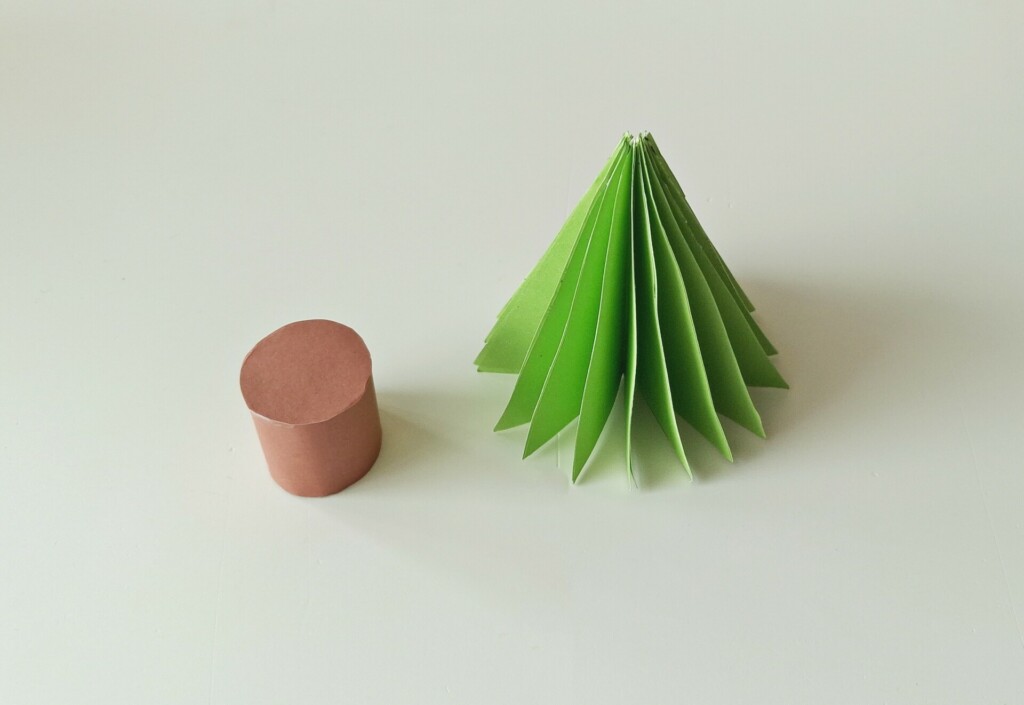 Paper Christmas Tree Steps 10 - Make a 3D Paper Christmas Tree (Tutorial with Free Template)