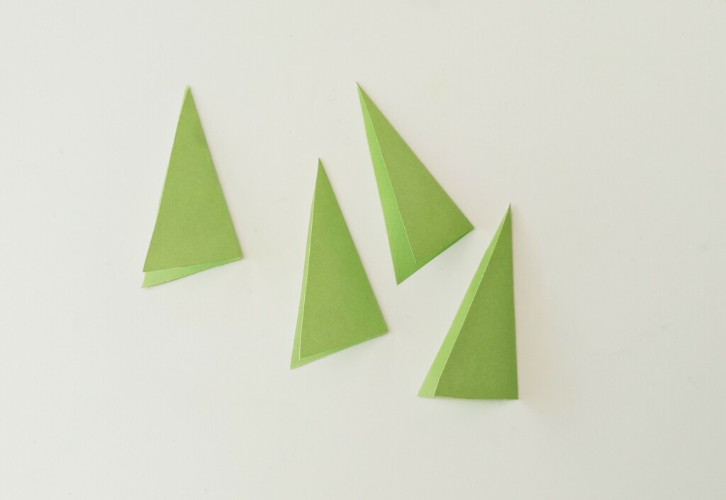 Paper Christmas Tree Steps 2 - Make a 3D Paper Christmas Tree (Tutorial with Free Template)
