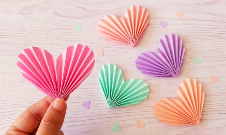 Easest 3D Paper Hearts for Valentine&rsquo;s Day (with Video)