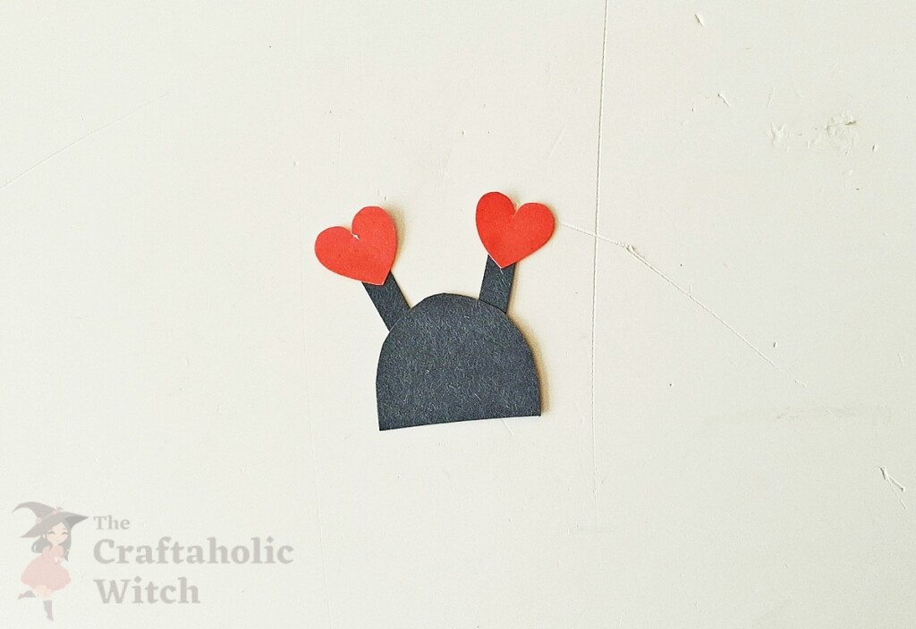 Easy Valentine's Day Ladybug Card with Sliding Heart Wings (free Template) 6 Ladybug Craft Steps 4 1 - Easy Valentine's Day Ladybug Card with Sliding Heart Wings (free Template)