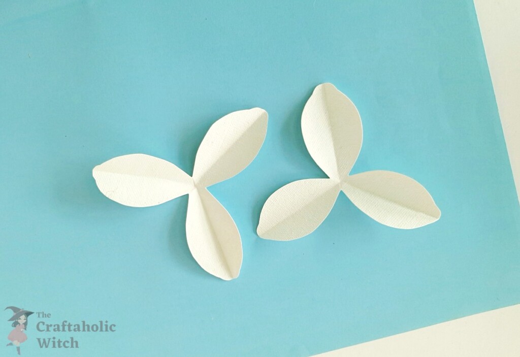 How to Make Paper Daffodils (Free Template + Video Tutorial) 7 Paper Daffodil Step 5 - How to Make Paper Daffodils (Free Template + Video Tutorial)