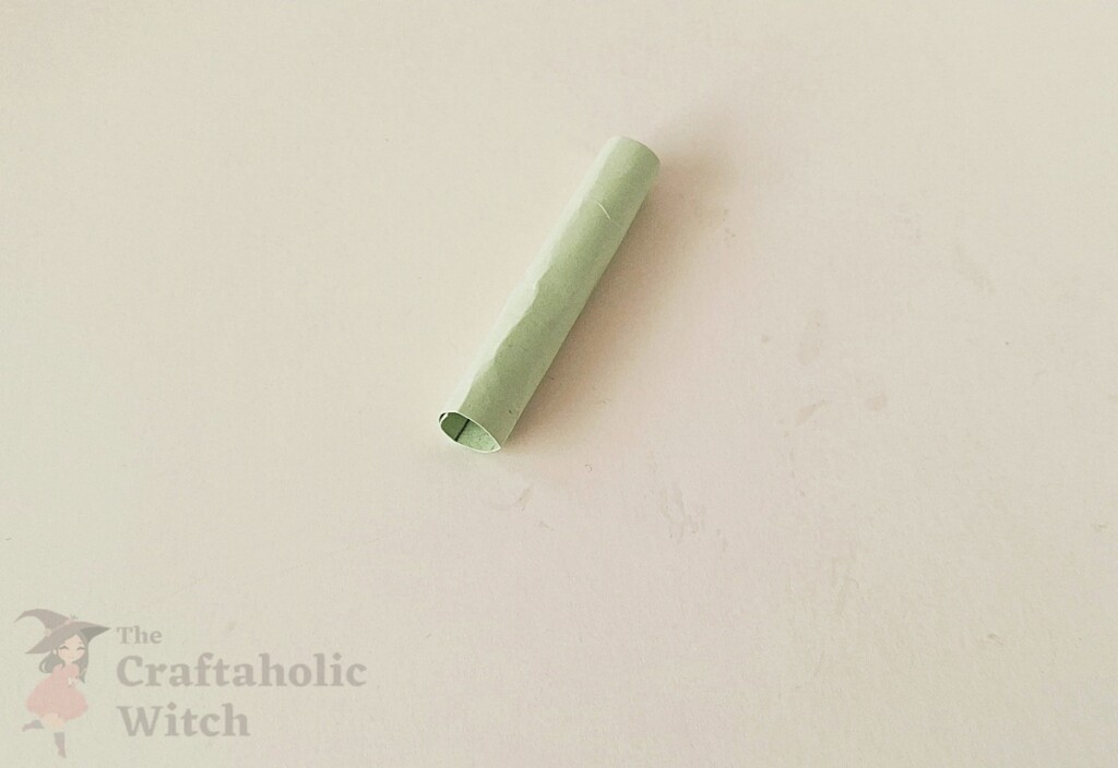 Pipecleaner Caterpillar Step 3 - Easy Moving Caterpillar Craft for Kids (Free template + Video Tutorial)