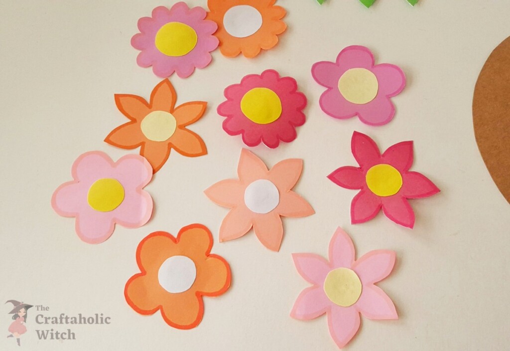 Mothers Day Paper Flower Wreath Steps 4 - How to Make a Paper Flower Wreath for Mother’s Day