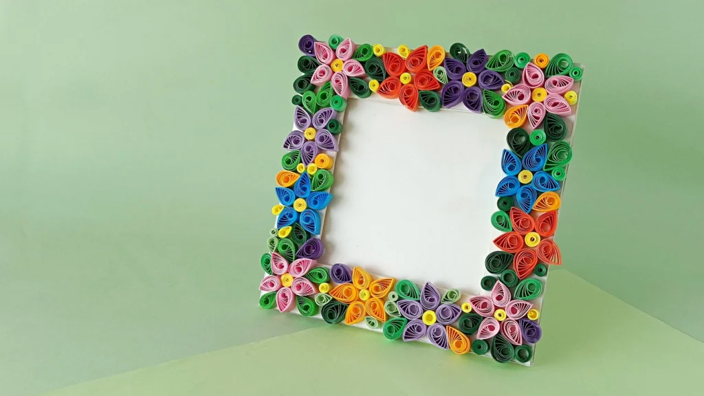 How to Make a Paper Quilling Photo Frame
