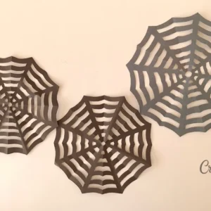 Paper spider webs in different sizes for the Halloween wall art